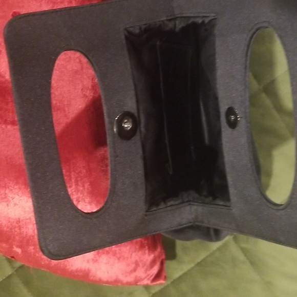 Formal black satin bag c/w magnet clip and satin flower at the front. - Picture 4 of 4